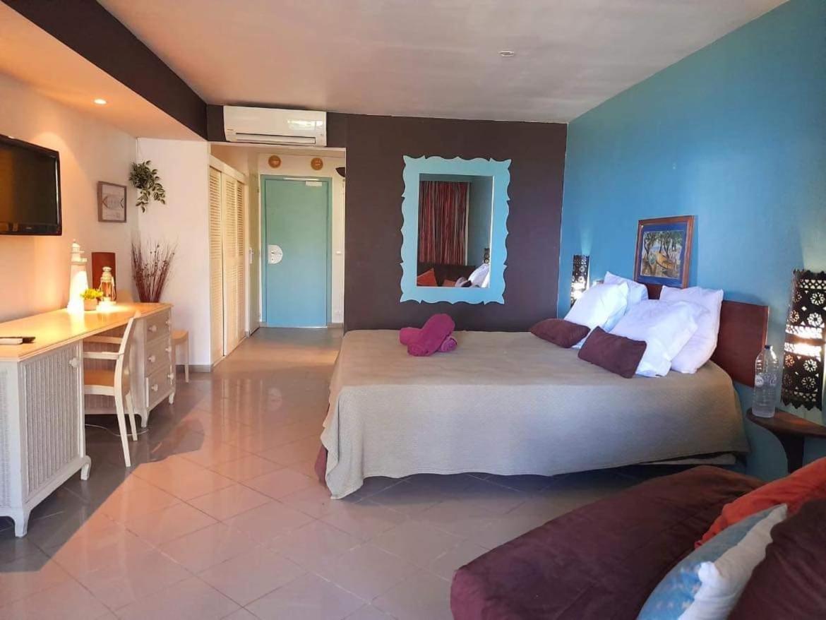 Ilet Bleu Studio Cosy Rdc Vue Mer Et Jardin - Acces Direct Plage Le Gosier  Extérieur photo